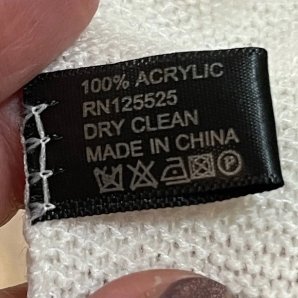 White scarf wrap fur trimmed size 17x76" - Picture 4 of 5